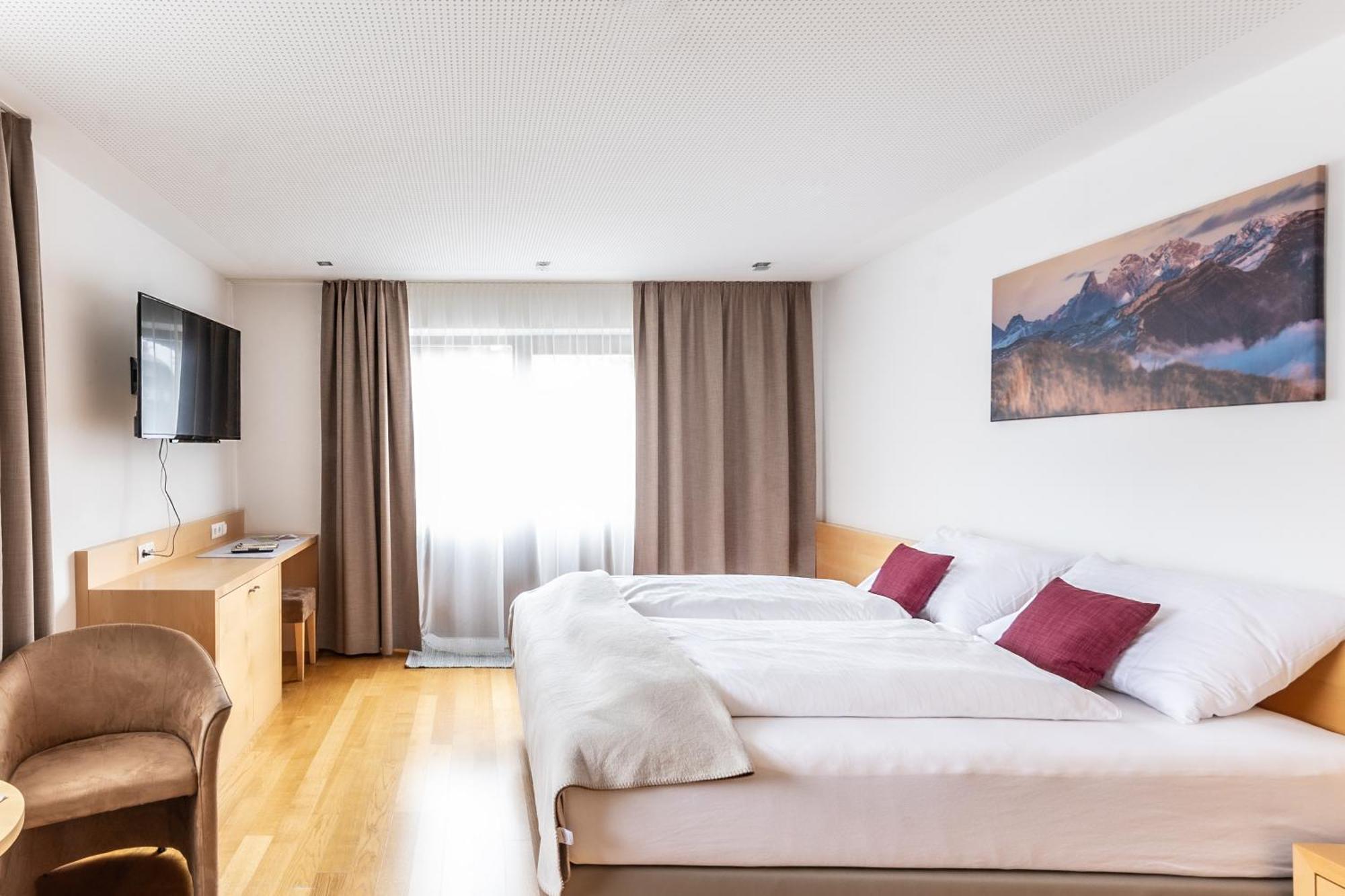 Hotel Loewen Lingenau Exteriör bild