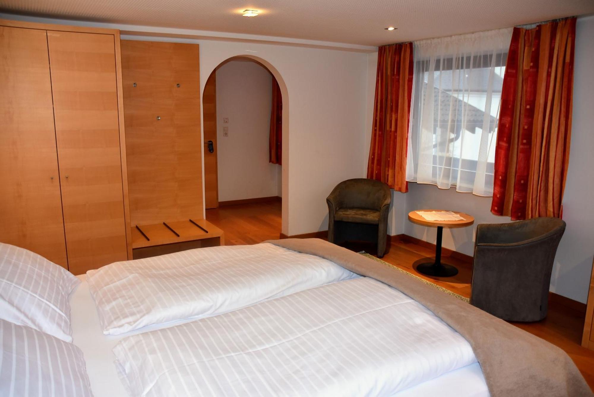 Hotel Loewen Lingenau Exteriör bild