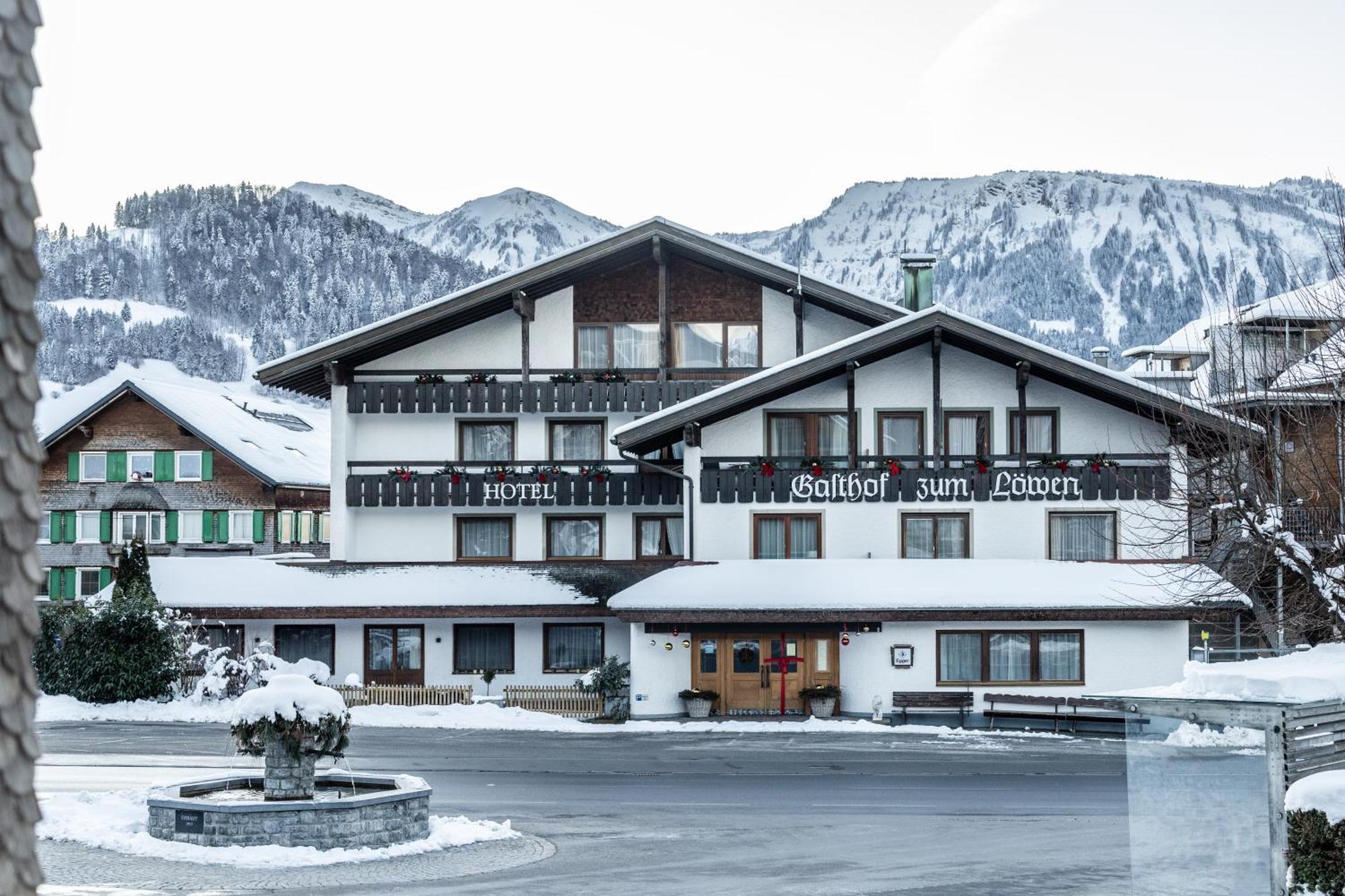 Hotel Loewen Lingenau Exteriör bild